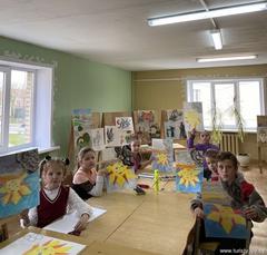 Юные художники Центра детского творчества поздравляют с Днём Победы