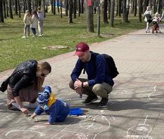 Первомайские рисунки юных художников