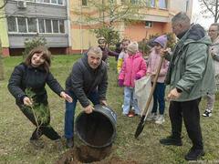 Субботник прошел на УРА!