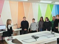 Мастер-класс по робототехнике «Технологии завтрашнего дня», приуроченный ко Дню молодежи в рамках Республиканского марафона «Moladz.by: объединяем мечты, достигаем цели!»  