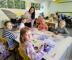 Аллея творчества  «Цветы для мамы»