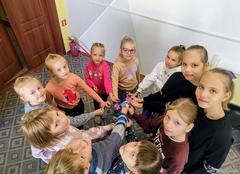 Аллея творчества  «Цветы для мамы»