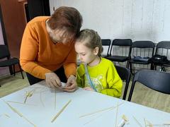 Золотые руки: как прошел мастер-класс по соломоплетению