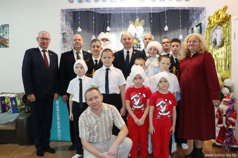 Навстречу новому 2026 году: педагоги и учащиеся